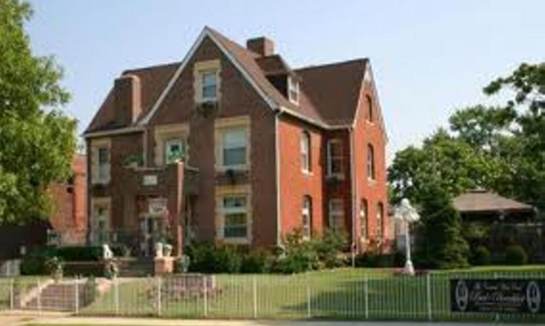סנט לואיס Central West End Bed And Breakfast מראה חיצוני תמונה